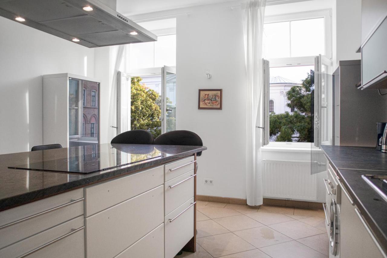 Superb 7Br Shared Apartment- Near Hauptbahnhof Wien Ngoại thất bức ảnh